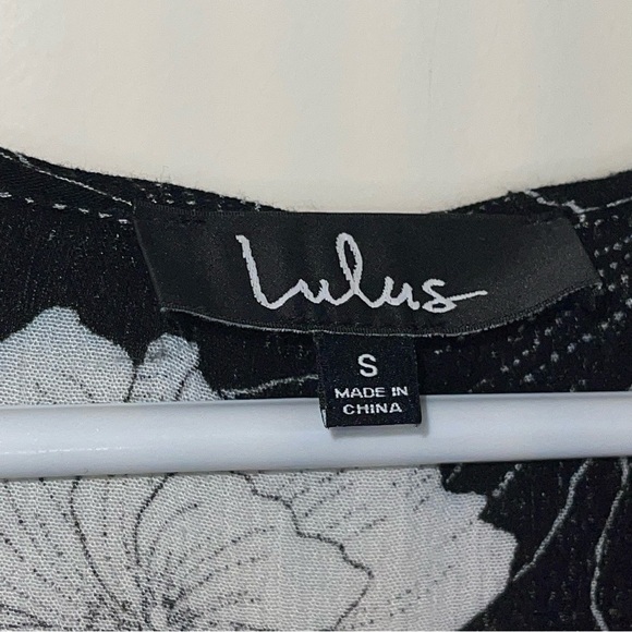 Lulu’s Wide Leg Cropped Jumpsuit Black White Floral S - Picture 11 of 17